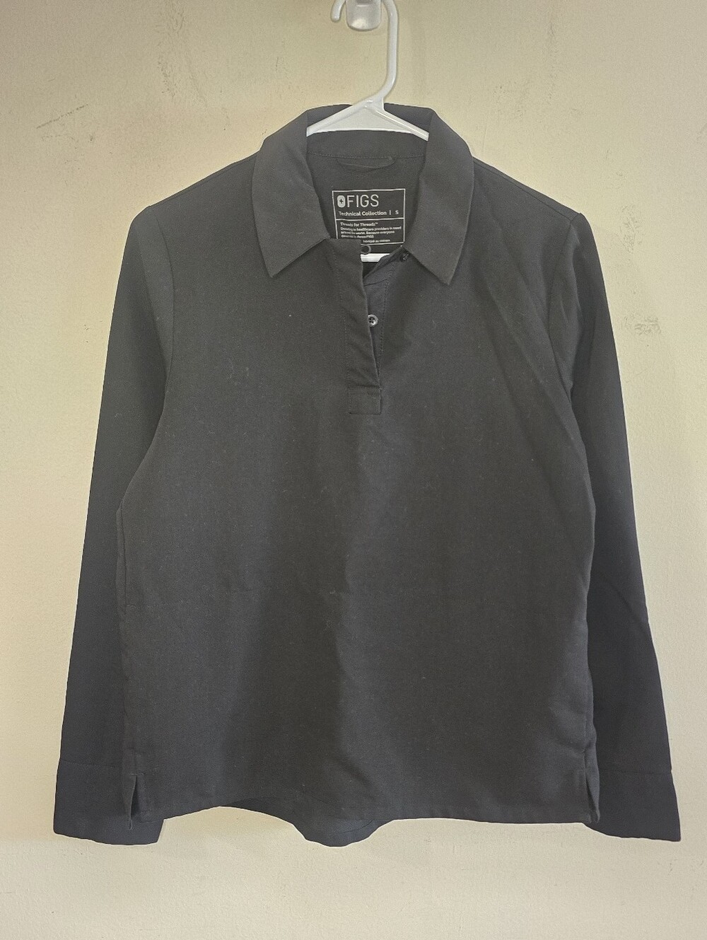 FIGS Nala Long Sleeve Polo Scrub Top Womens Small Black Stretch Kangaroo Pocket